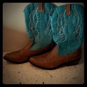 NWOT Coconuts turquoise cowboy boots